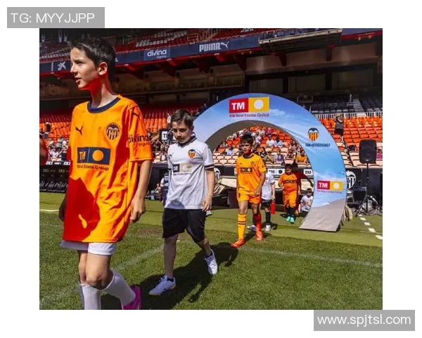 绝杀！瓦伦西亚2-1惊险逆转，梅斯塔球场燃爆！